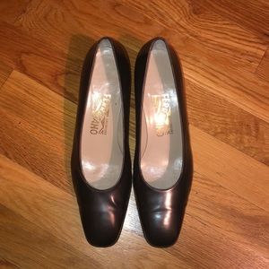 8.5 B Salvatore Ferragamo baguette heel pumps